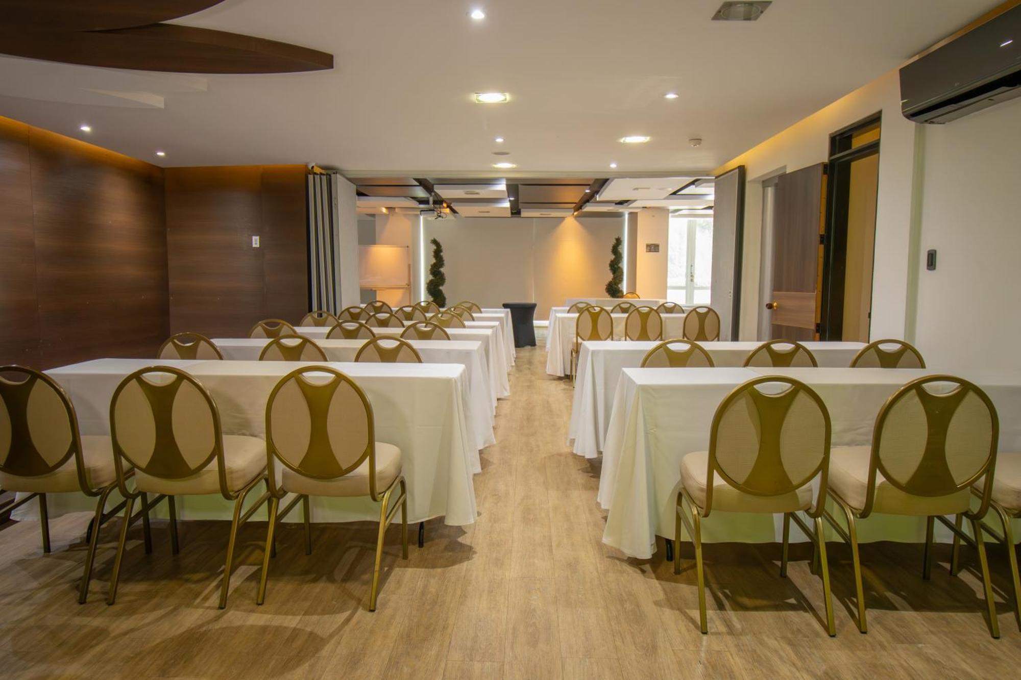 San Simon Hotel Pereira By Soratama المظهر الخارجي الصورة Meeting room